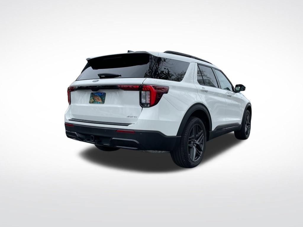 Used 2025 Ford Explorer ST-Line w/ ST-Line Street Pack image 6