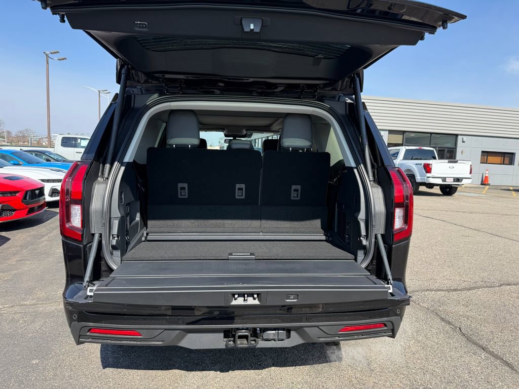 New 2026 Ford Expedition Active image 11