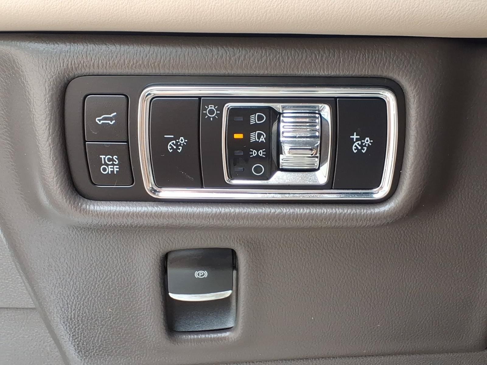 Used 2023 Lincoln Nautilus AWD w/ Premium Package image 23