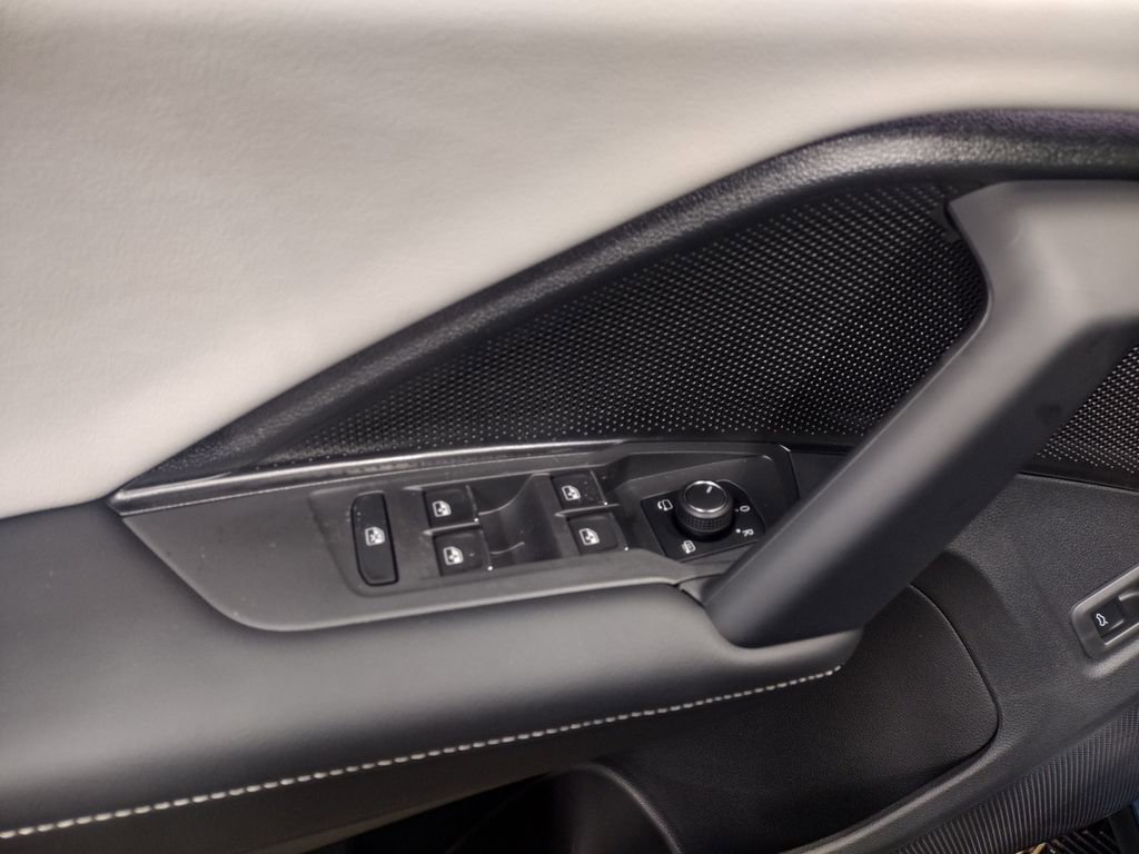 New 2026 Volkswagen Tiguan SEL R-Line image 20