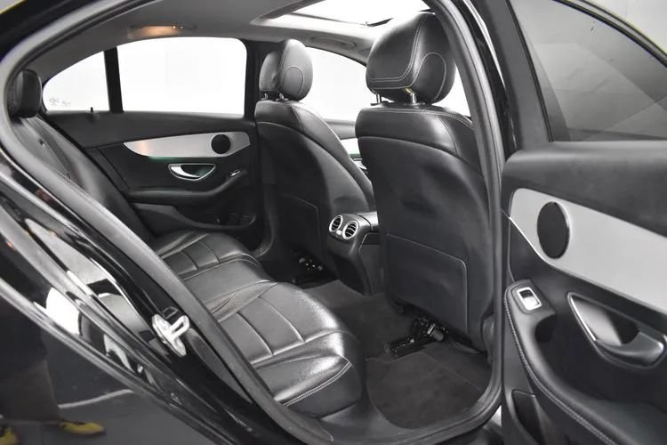 Used 2019 Mercedes-Benz C 300 4MATIC Sedan image 17