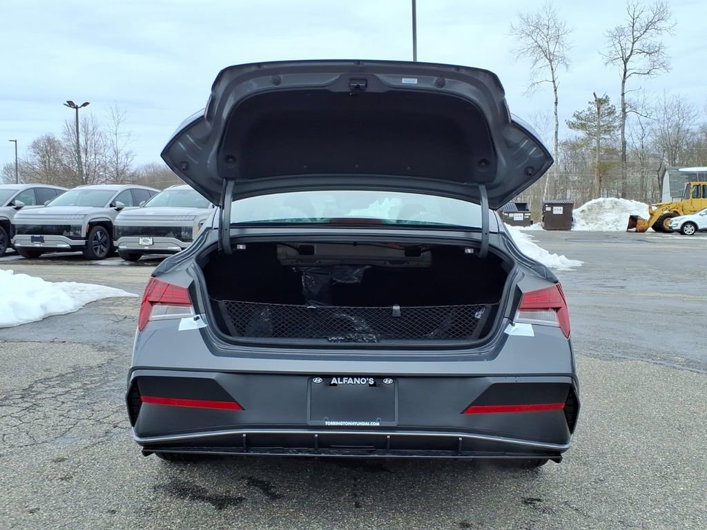 New 2026 Hyundai Elantra SEL Sport image 8