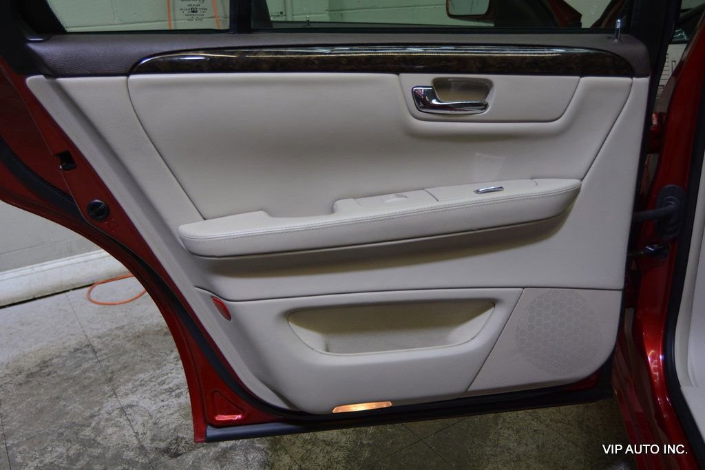 Used 2010 Cadillac DTS image 9