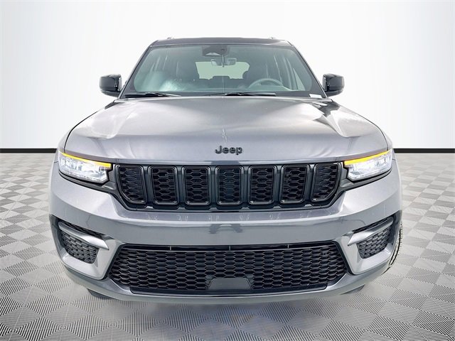New 2025 Jeep Grand Cherokee 4WD image 2