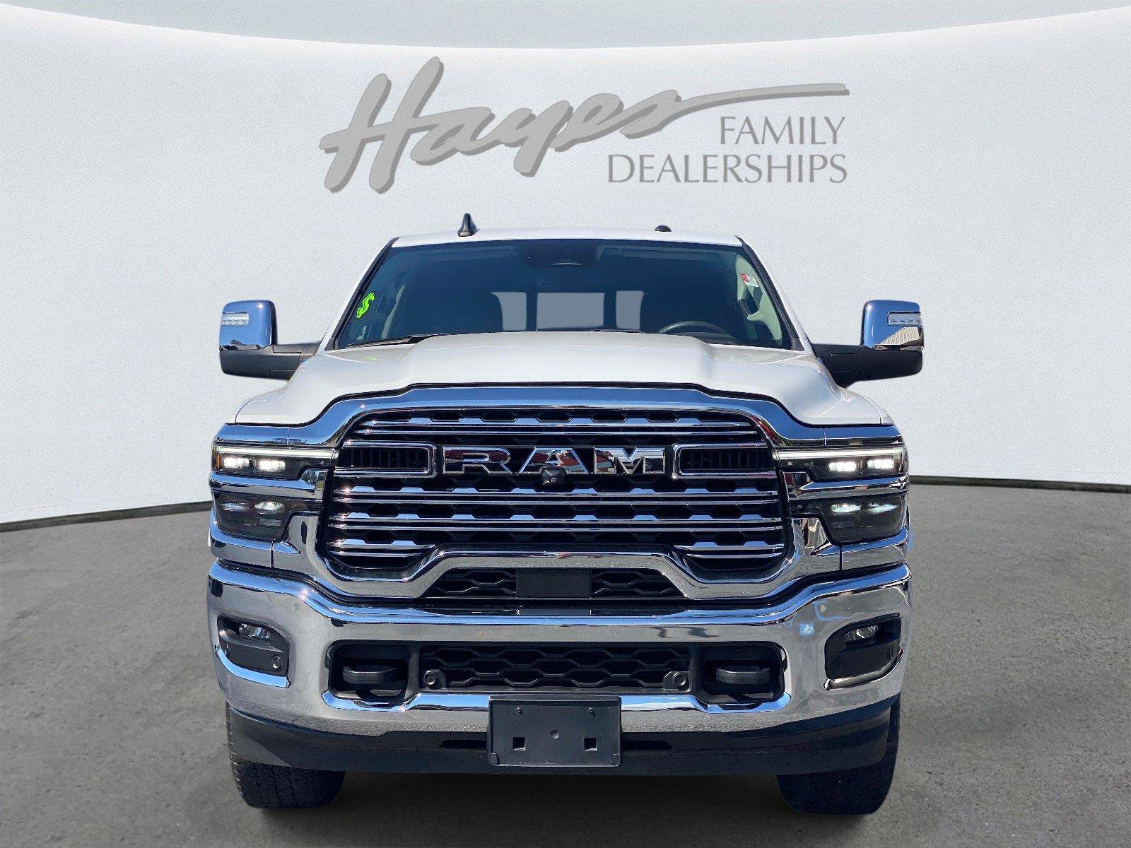Used 2025 RAM 2500 Limited AWD/4WD image 11