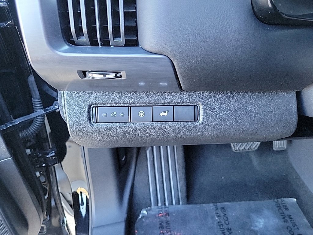 Used 2025 Nissan Pathfinder Rock Creek AWD/4WD image 35