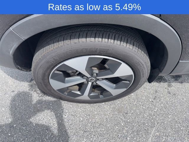 Used 2025 Volvo XC40 B5 Plus w/ Climate Package image 12