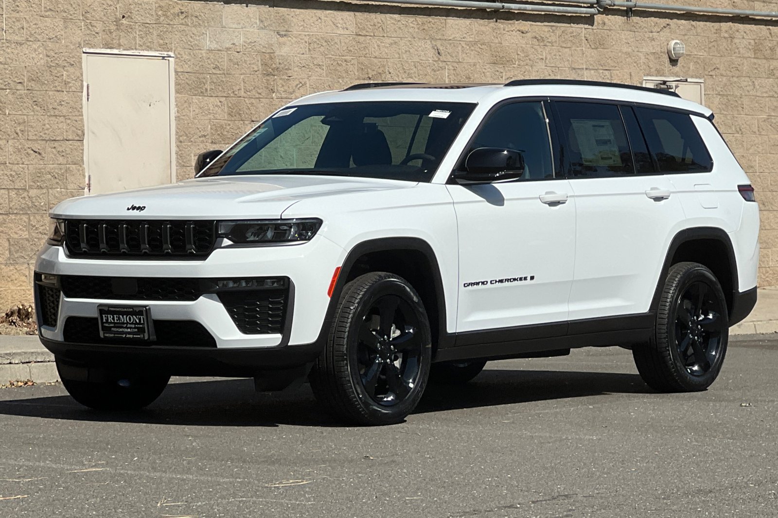 New 2026 Jeep Grand Cherokee L Limited w/ Limited Altitude Package AWD/4WD image 7