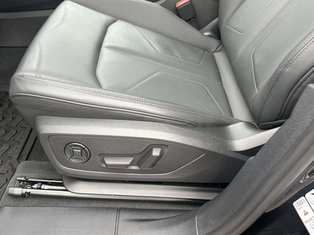 Used 2023 Audi Q3 2.0T Premium Plus w/ Premium Plus Package AWD/4WD image 23