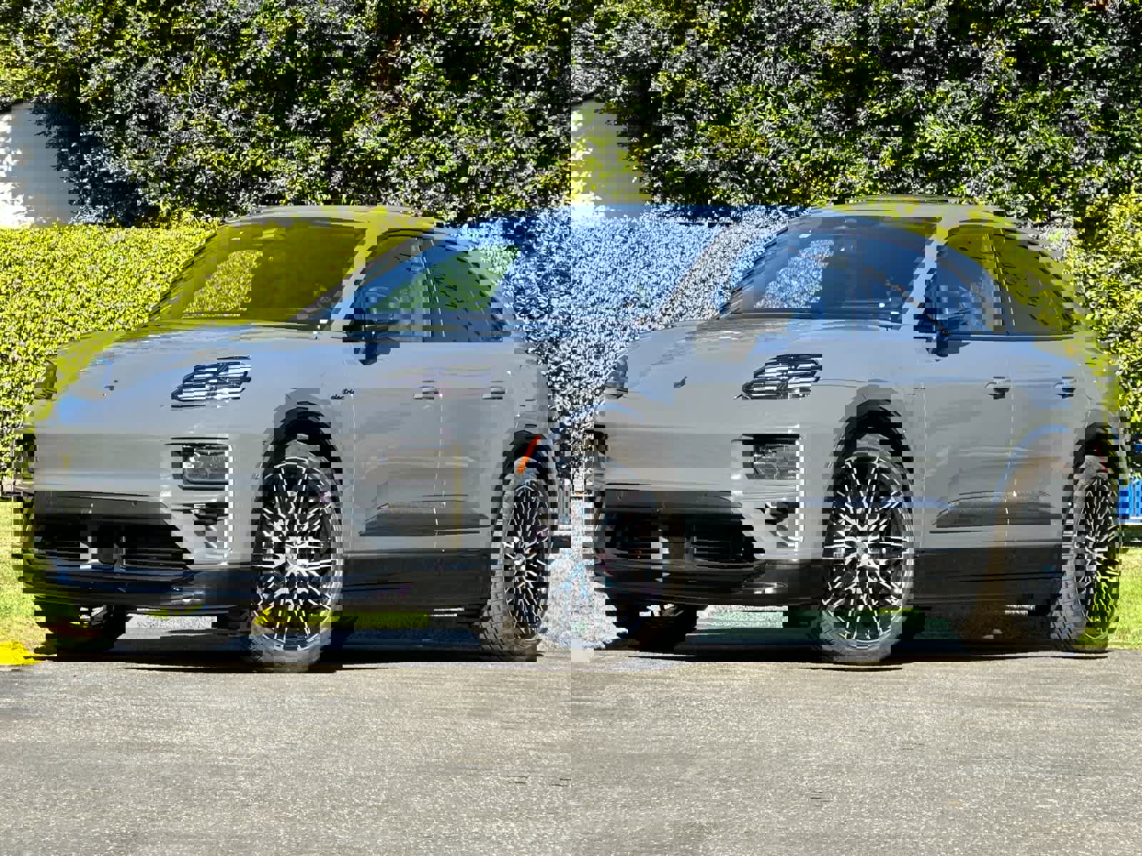 New 2025 Porsche Macan Turbo Electric