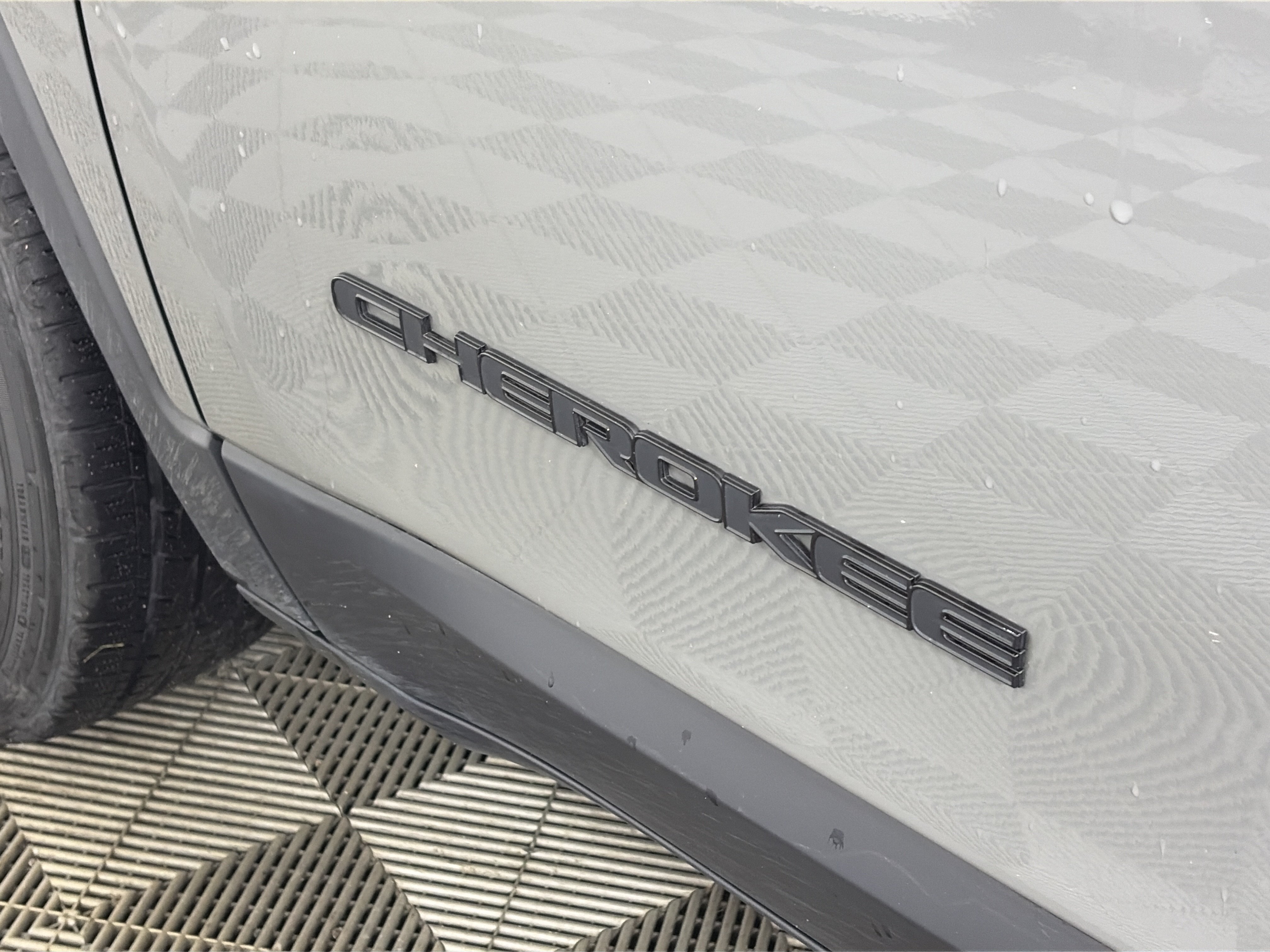 Used 2023 Jeep Cherokee Altitude Lux AWD/4WD image 17