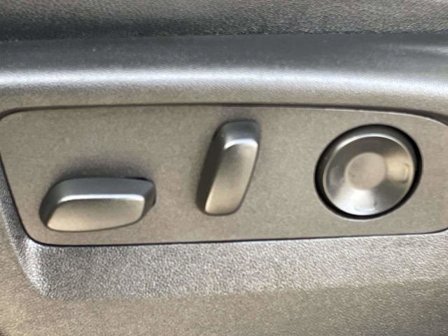 Used 2025 GMC Yukon AT4 image 17