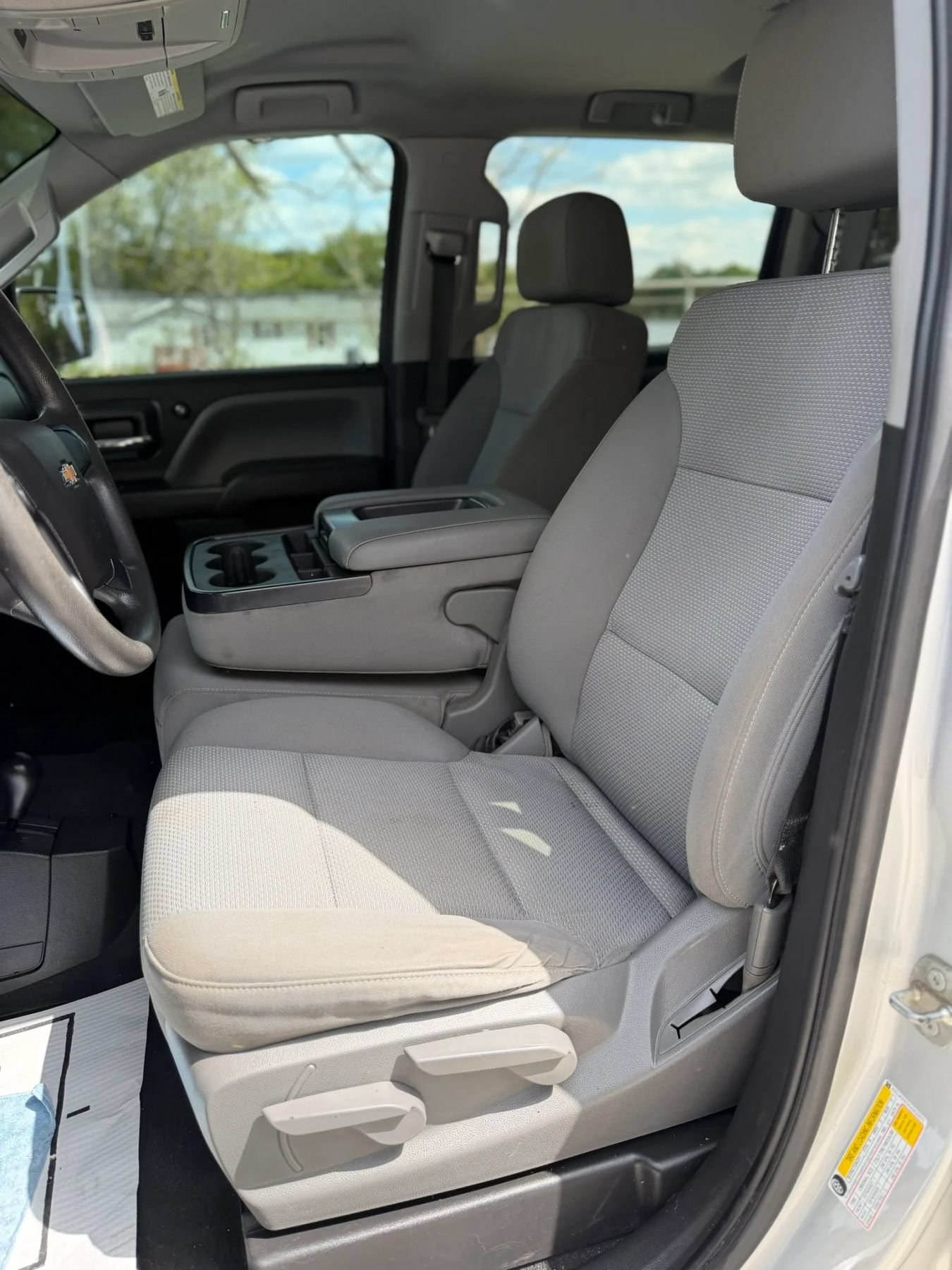 Used 2018 Chevrolet Silverado 1500 Custom w/ Custom Value Package AWD/4WD image 11