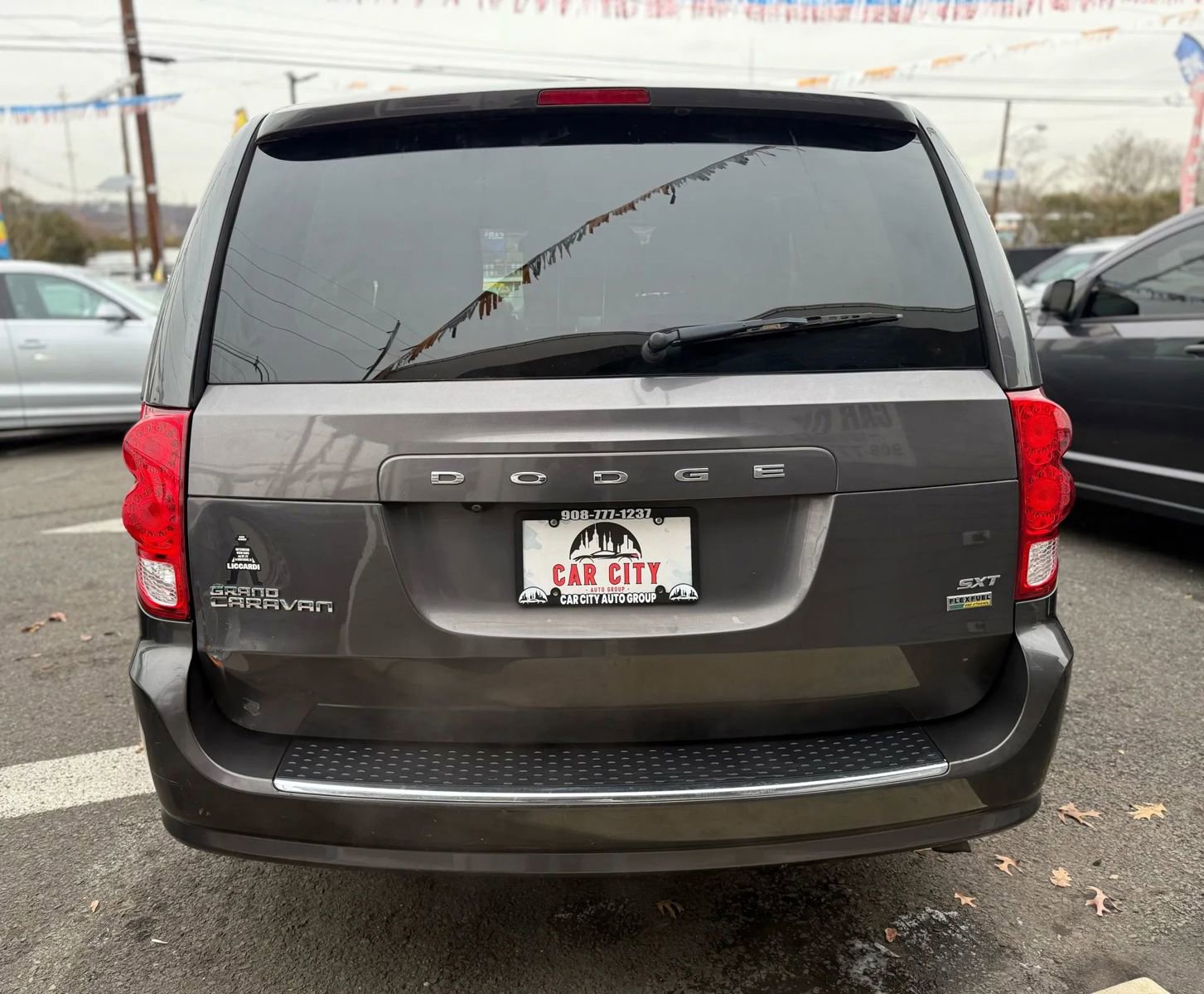Used 2019 Dodge Grand Caravan SXT image 5