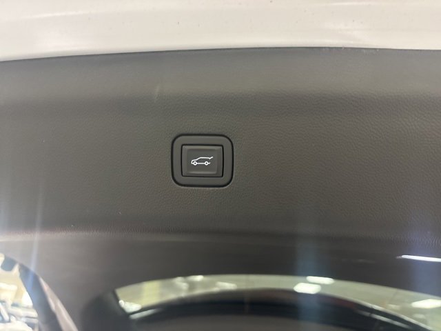 Used 2023 Buick Enclave Essence w/ Experience Buick Package image 12