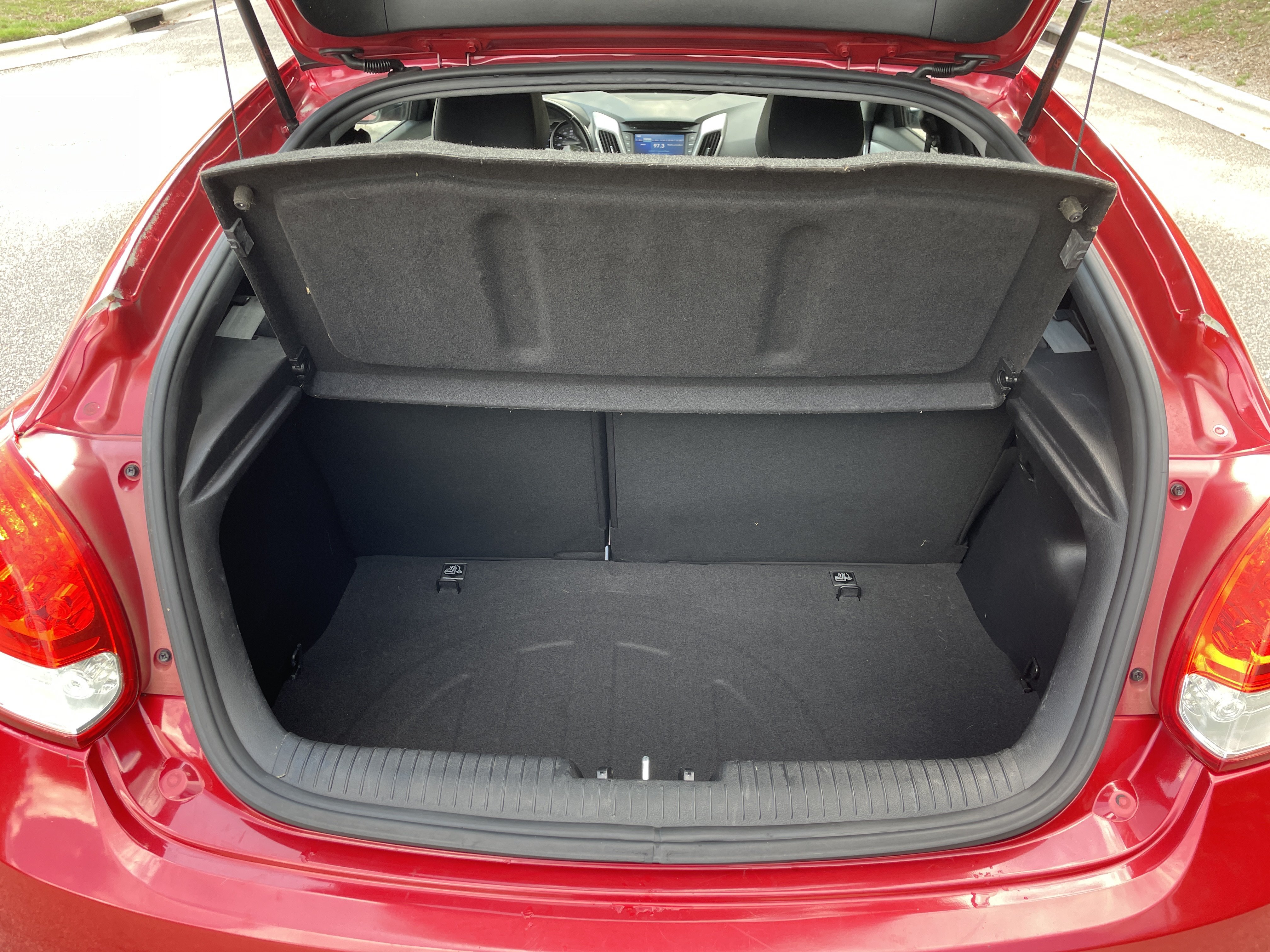 Used 2014 Hyundai Veloster RE:FLEX Edition FWD image 29