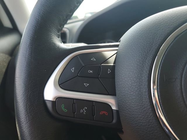 Used 2023 Jeep Renegade Latitude w/ Premium Group AWD/4WD image 21