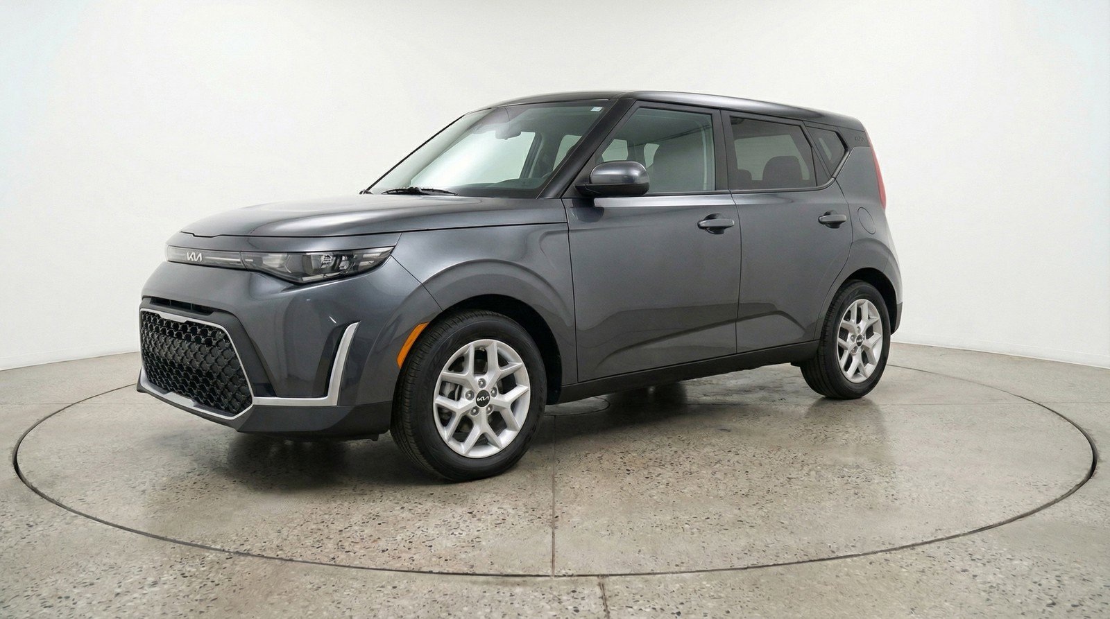 Used 2025 Kia Soul LX w/ LX Technology Package FWD image 3
