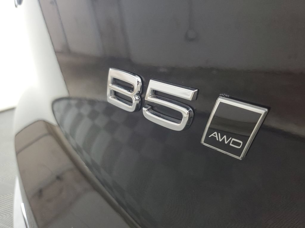 Certified 2023 Volvo XC40 B5 Ultimate w/ Protection Package Premier AWD/4WD image 9