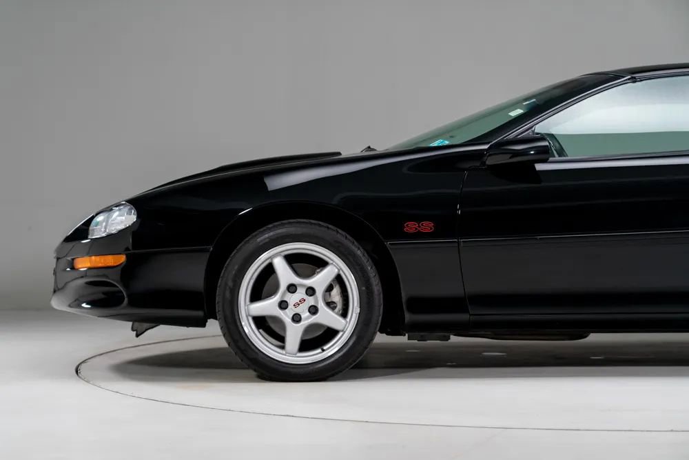 Used 1998 Chevrolet Camaro Z28 w/ SS Performance/Appearance Pkg image 12