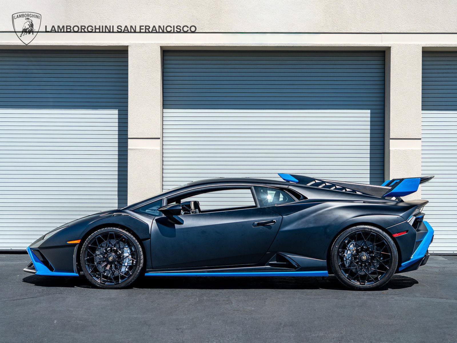 Used 2024 Lamborghini Huracan STO RWD image 11