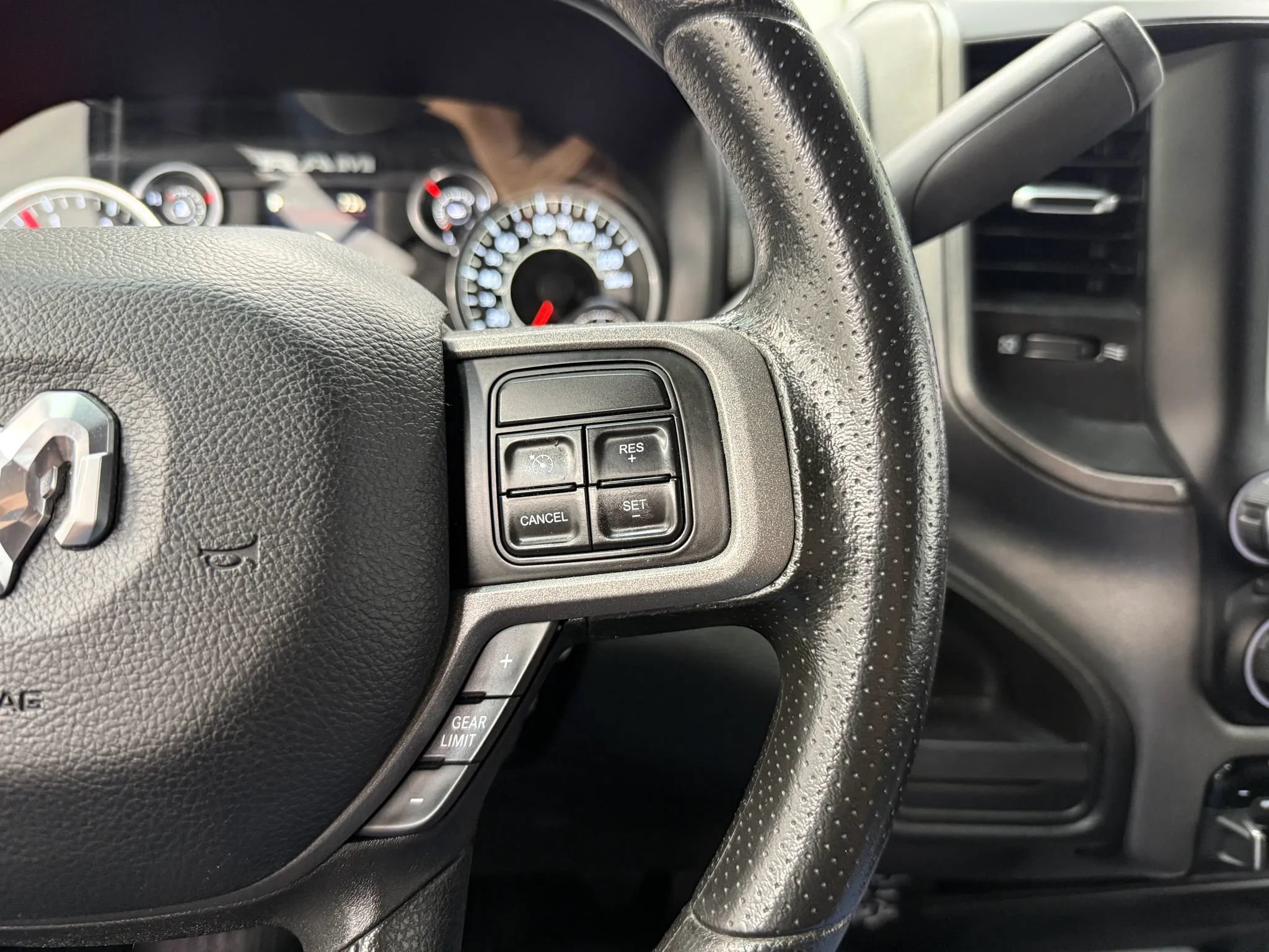 Used 2022 RAM 3500 Tradesman w/ Chrome Appearance Group AWD/4WD image 26