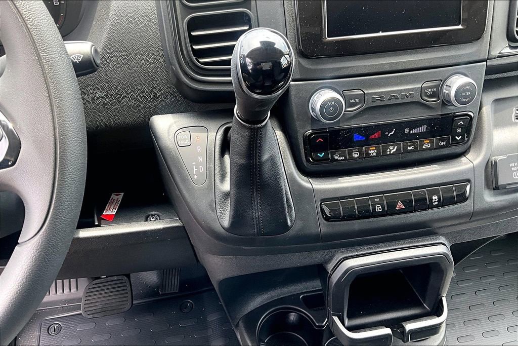 New 2024 RAM ProMaster 2500 w/ Convenience Group FWD image 7