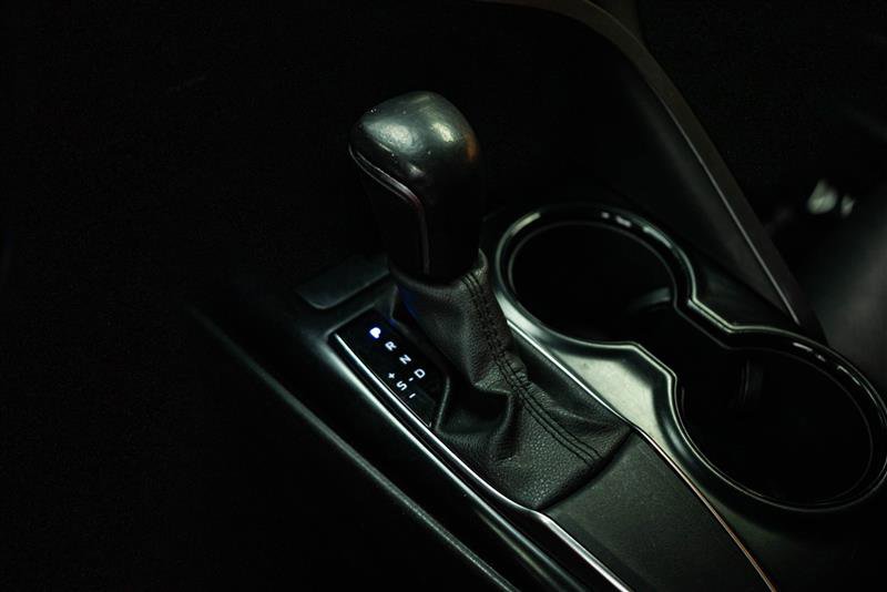 Used 2020 Toyota Camry SE w/ Carpet Mat Package image 20