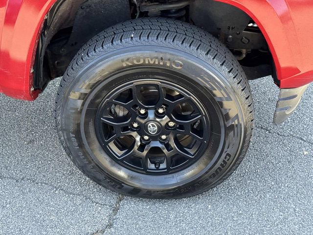 Used 2022 Toyota Tacoma SR5 w/ Technology Package AWD/4WD image 7