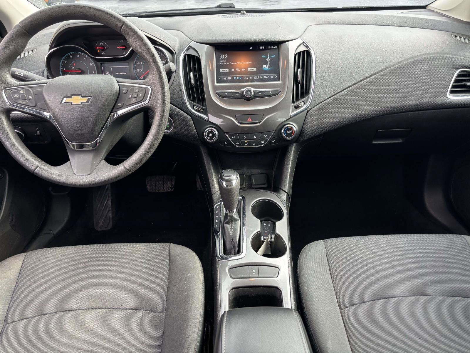 Used 2017 Chevrolet Cruze LT w/ Convenience Package image 30