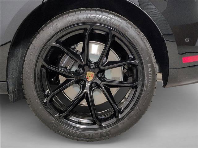 New 2026 Porsche Macan GTS image 10