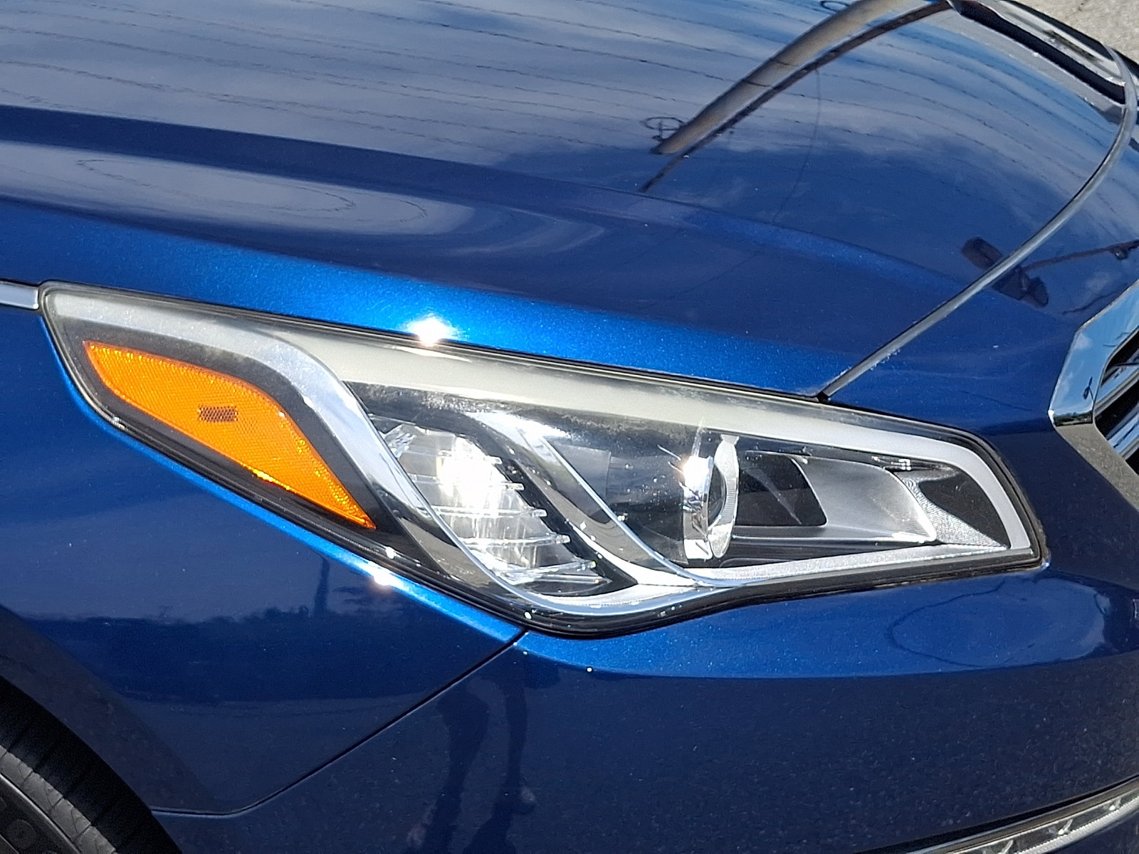 Used 2015 Hyundai Sonata Limited w/ Option Group 06 FWD image 9