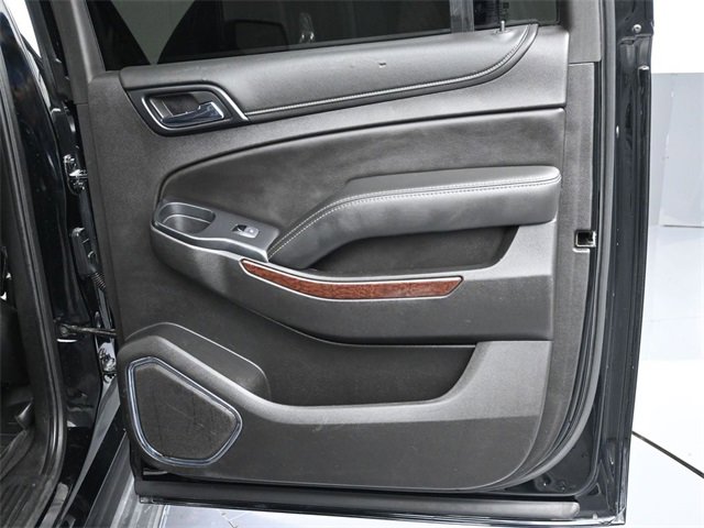 Used 2019 GMC Yukon XL SLE w/ Convenience Package image 2