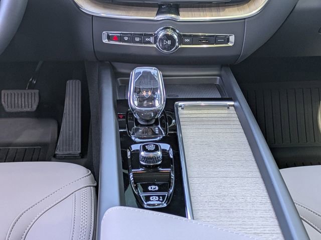 New 2026 Volvo XC60 B5 Core w/ Protection Package Premier AWD/4WD image 25