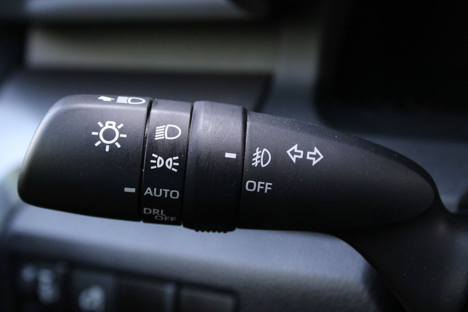 Used 2025 Toyota Tacoma SR5 AWD/4WD image 30