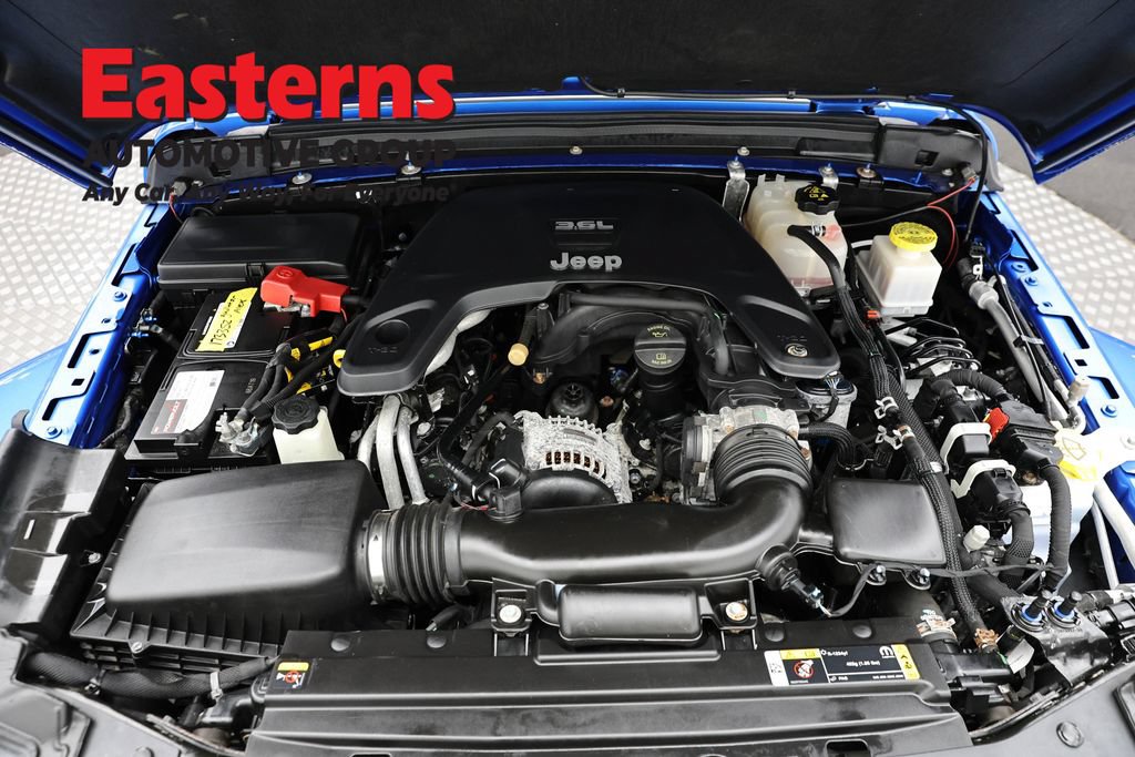 Used 2021 Jeep Gladiator Overland AWD/4WD image 6