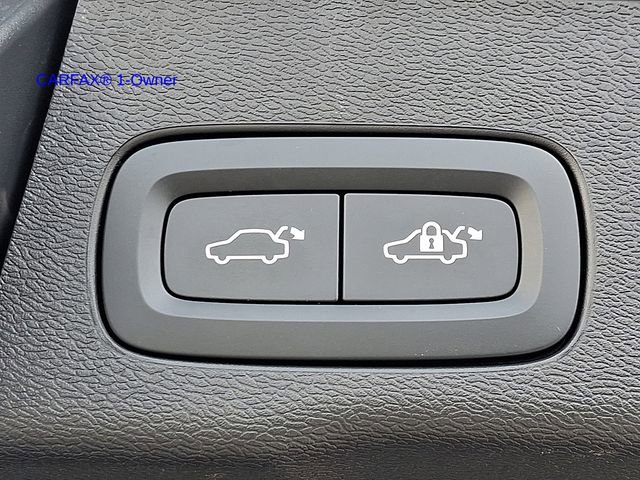 Certified 2023 Volvo XC60 B5 Plus image 29