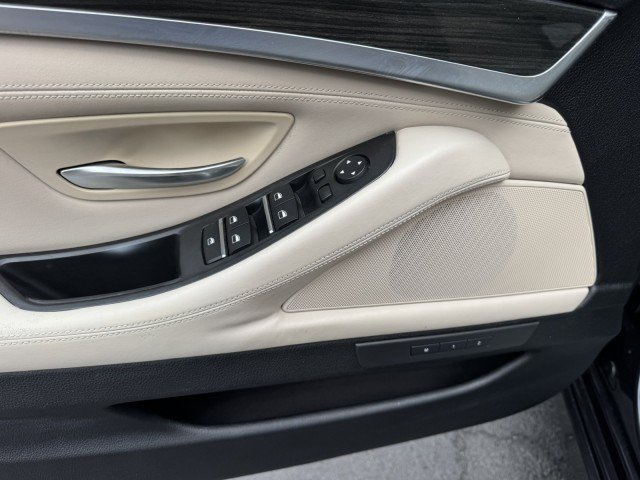 Used 2014 BMW 535d xDrive AWD/4WD image 19