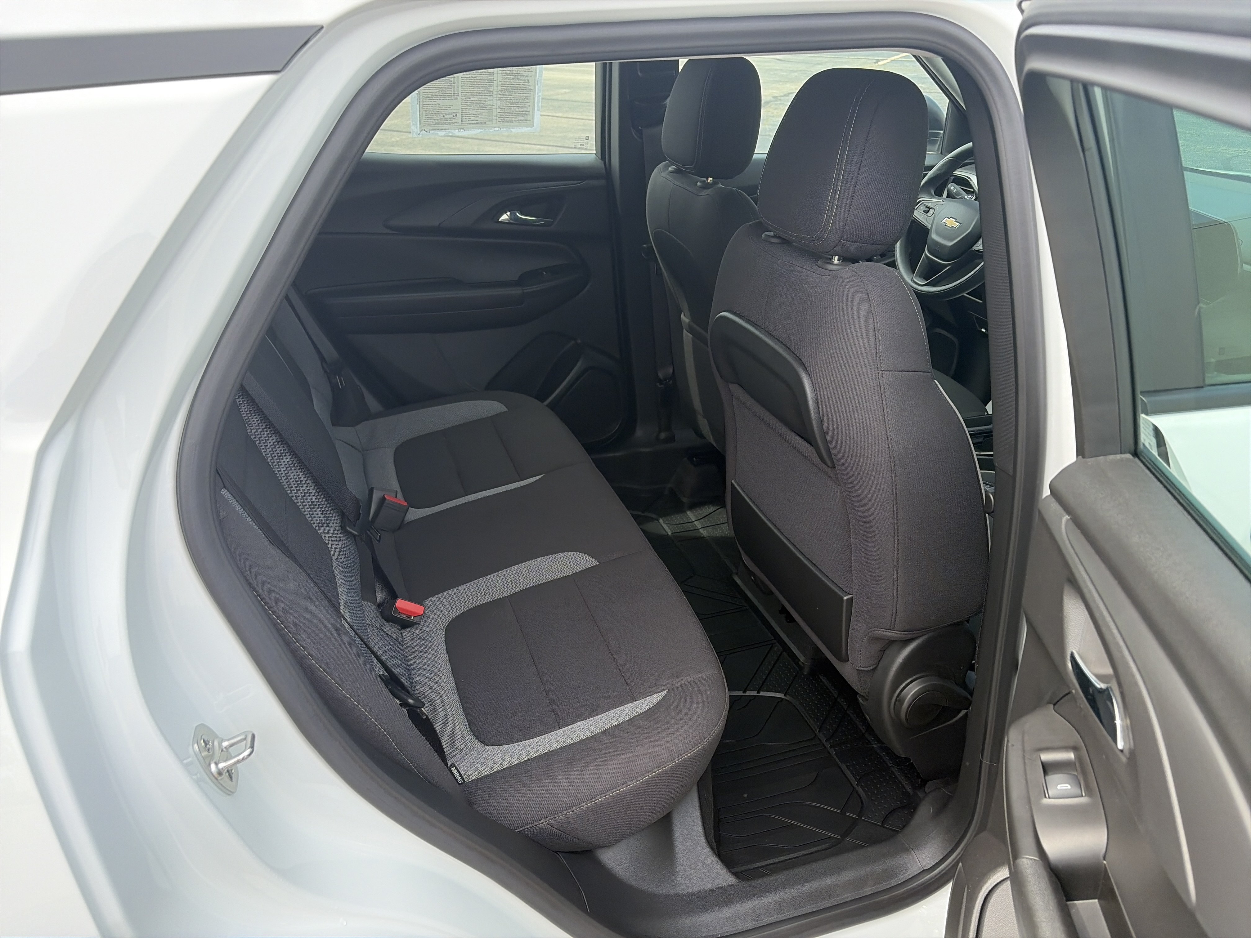 Used 2024 Chevrolet TrailBlazer LS w/ LS Confidence Package FWD image 12