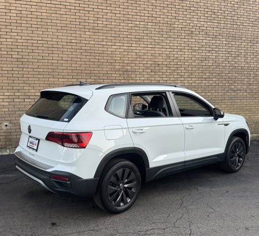 Used 2023 Volkswagen Taos S w/ Driver Assistance Package FWD image 17