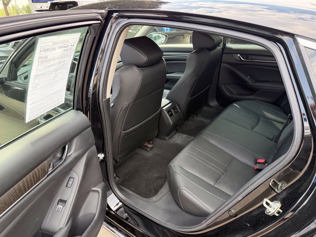 Used 2020 Honda Accord Touring image 12