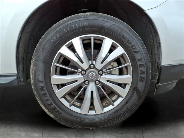 Used 2020 Nissan Pathfinder S image 9