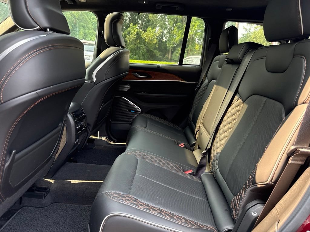 Used 2022 Jeep Grand Cherokee Summit AWD/4WD image 12