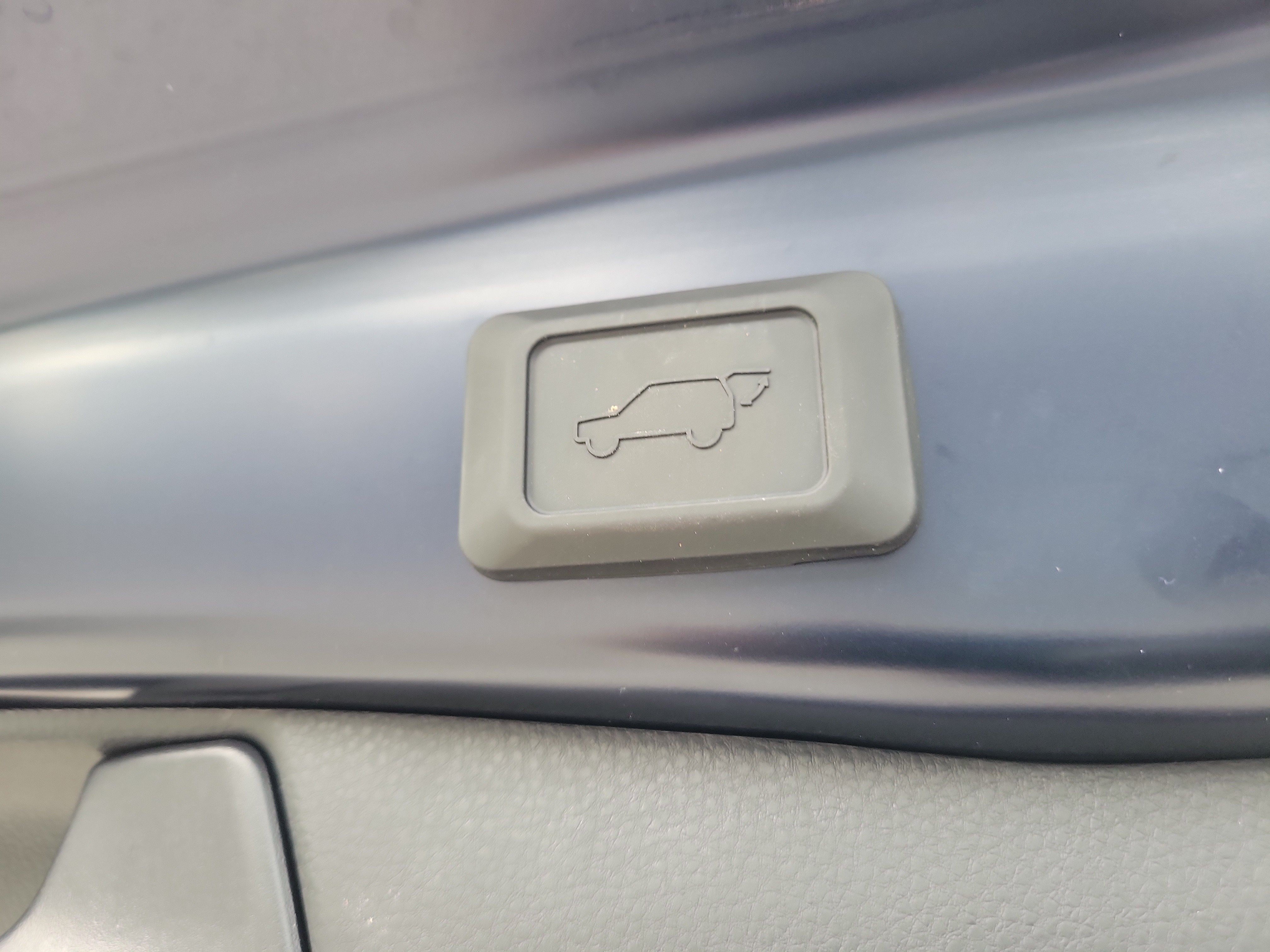 Used 2025 Toyota RAV4 XLE Premium FWD image 12