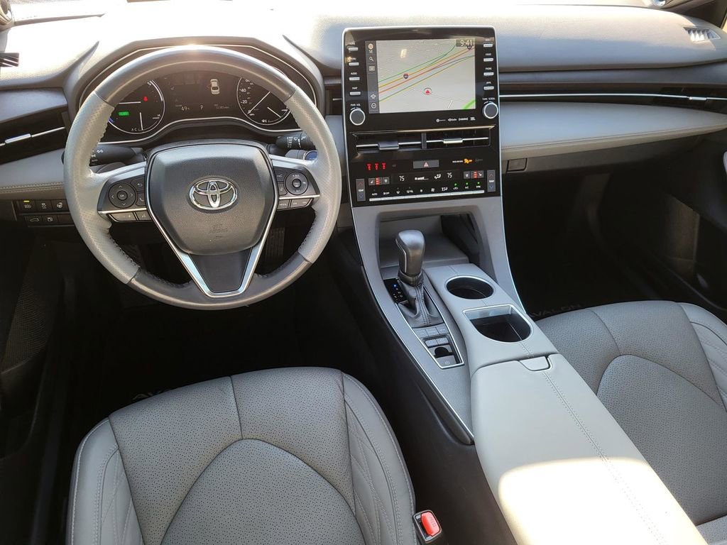 Used 2021 Toyota Avalon Limited image 15