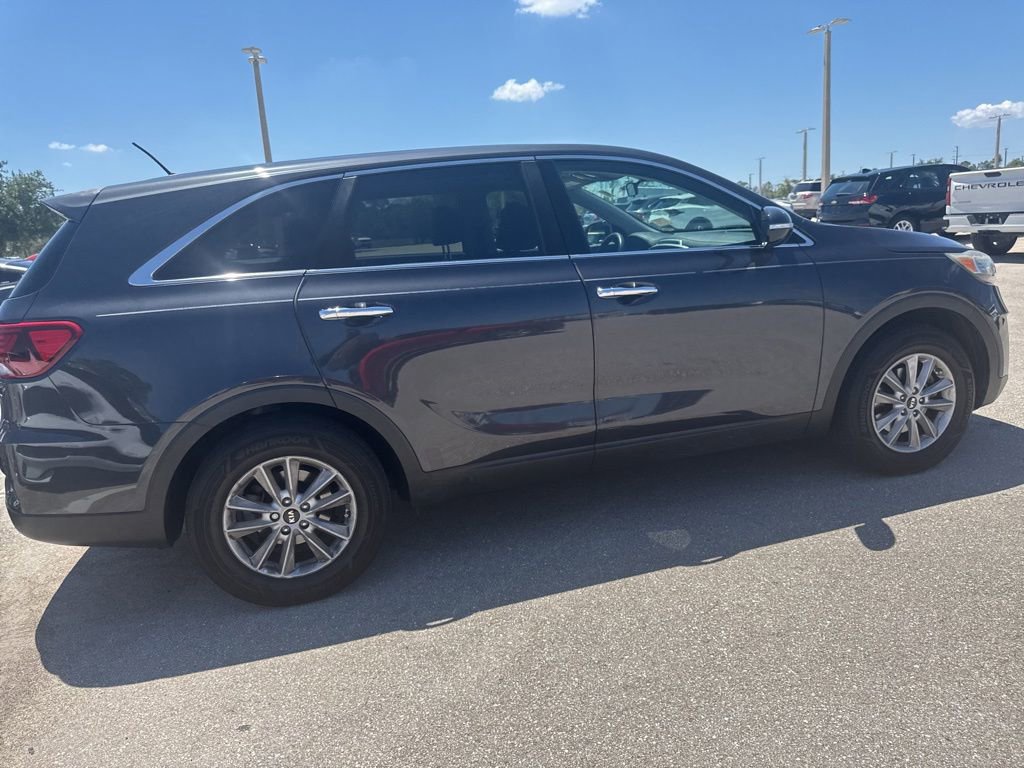 Used 2019 Kia Sorento FWD image 4
