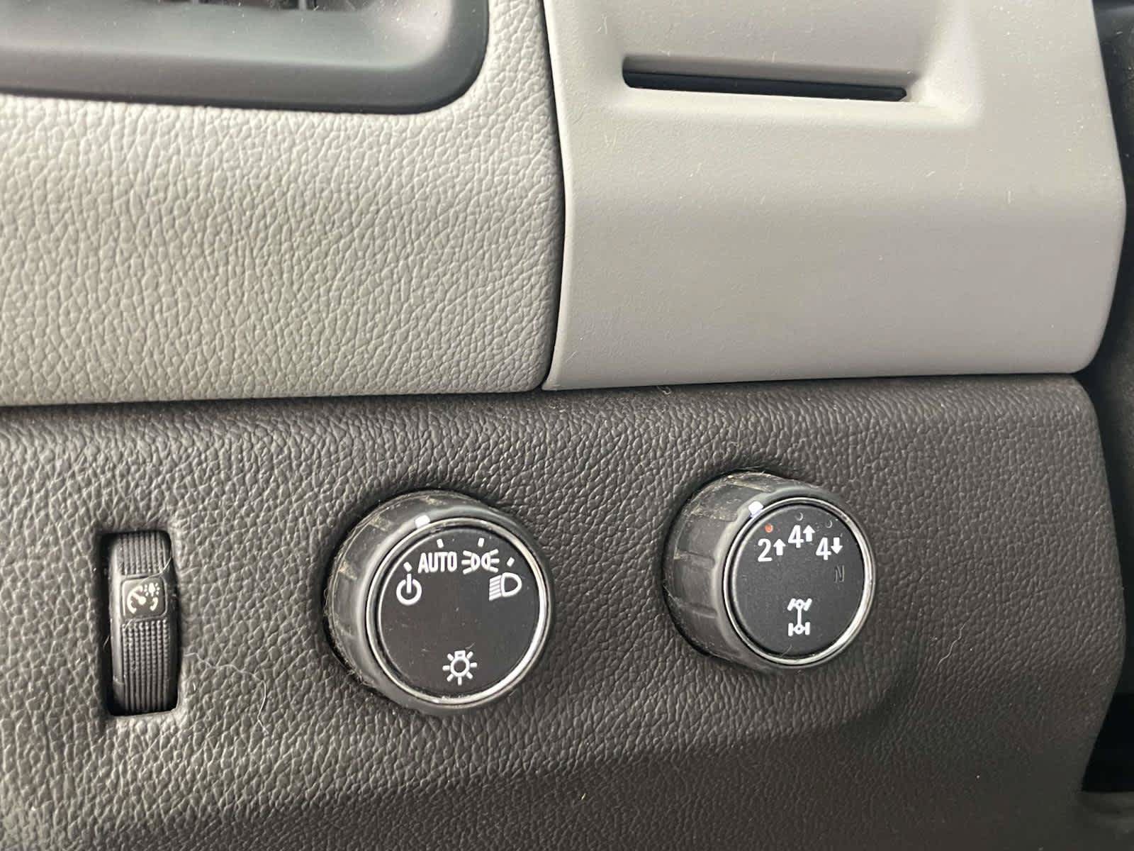 Used 2022 Chevrolet Colorado W/T w/ Custom Special Edition AWD/4WD image 18