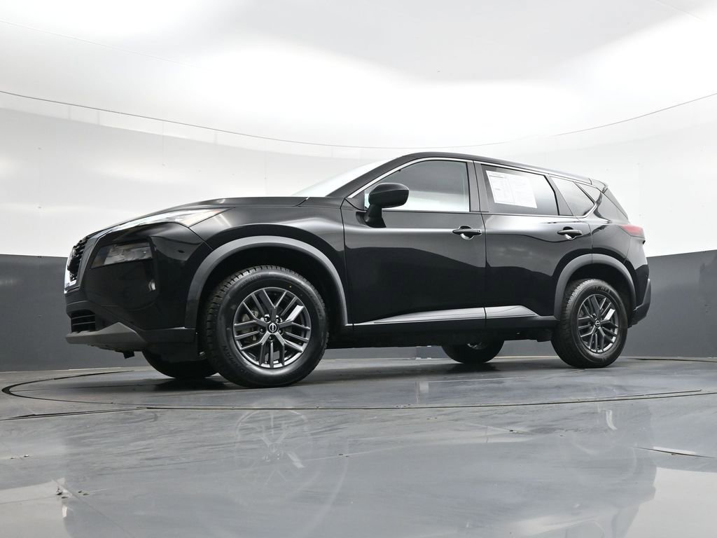 Used 2023 Nissan Rogue S image 43
