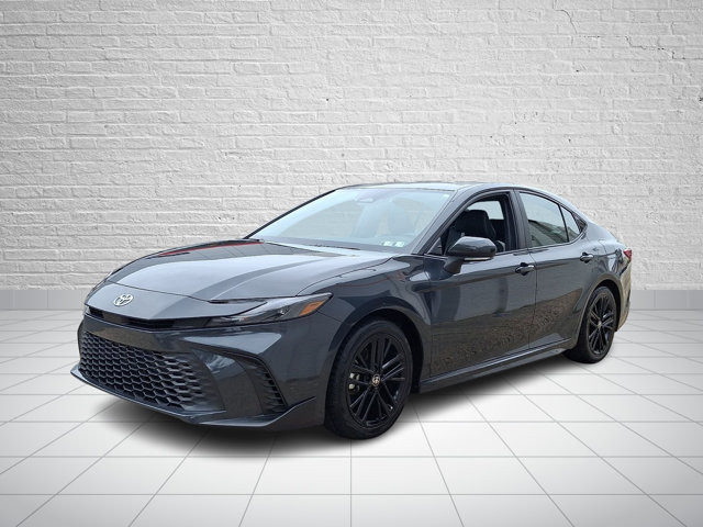 Used 2025 Toyota Camry SE FWD image 3