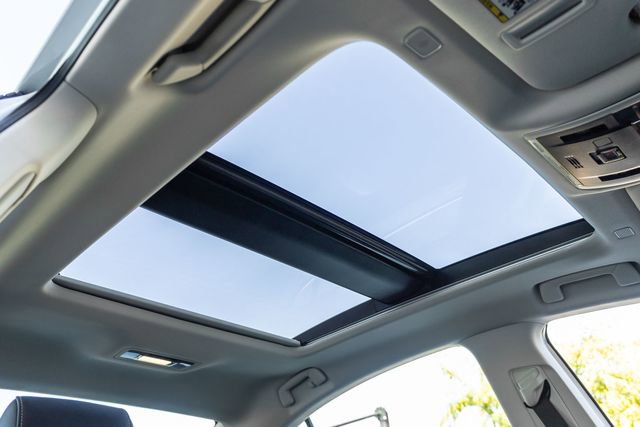 Used 2024 Lexus ES 350 Luxury image 13